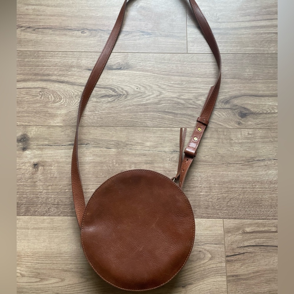 Madewell The Simple Circle crossbody bag